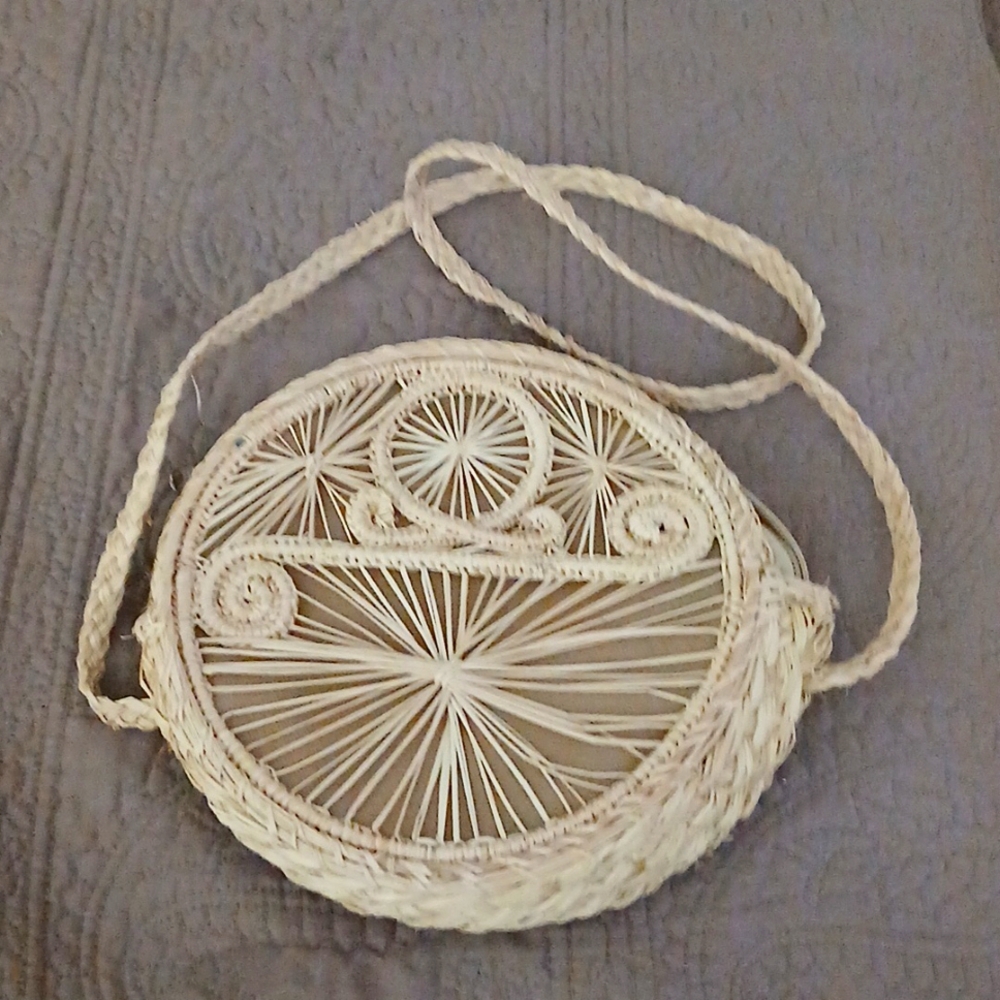 Women's rattan wicker circle purse